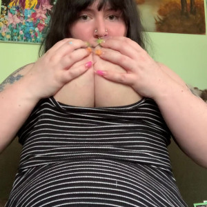 Video by sarenademon published on April 16,2023 22:05:00 - BestThots