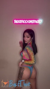 whitechinnaak #9721469