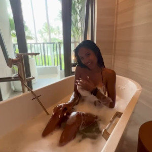 Video by manirat_42 published on April 4,2023 17:44:00 - BestThots
