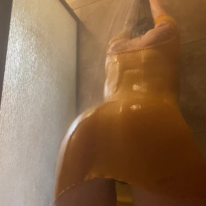 Video by tatted_baddie69 published on March 6,2023 10:05:00 - BestThots