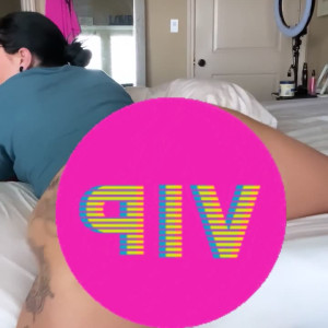 Video by tatted_baddie69 published on May 1,2023 08:33:00 - BestThots