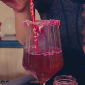 Video by curveswithcaroline published on July 23,2023 07:37:00 - BestThots