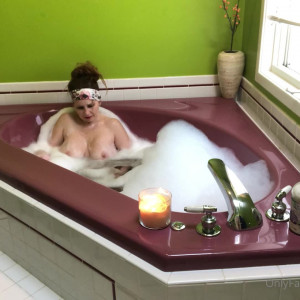 Video by avahomealone published on November 23,2023 07:10:55 - BestThots