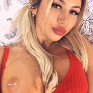moniquebae #4905335