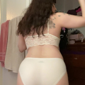 Video by lunasapphire published on April 8,2023 20:24:00 - BestThots