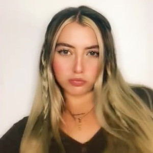 Video by zoeyteen18 published on July 24,2023 16:39:00 - BestThots