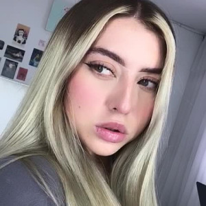 Video by zoeyteen18 published on August 14,2023 09:55:00 - BestThots