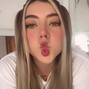 Video by zoeyteen18 published on April 5,2023 19:43:00 - BestThots