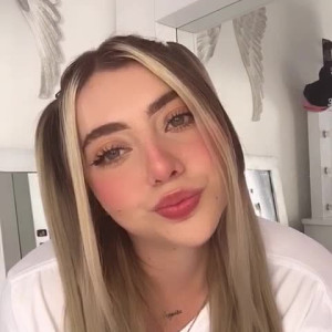 Video by zoeyteen18 published on March 15,2023 21:40:00 - BestThots
