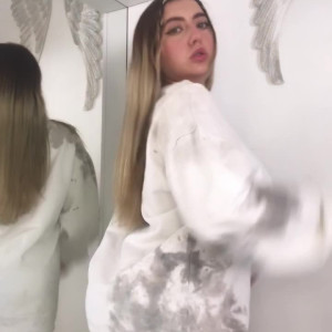 Video by zoeyteen18 published on June 16,2023 12:45:00 - BestThots