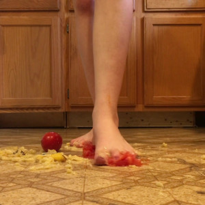 Video by footiesfeets published on June 25,2023 05:32:00 - BestThots