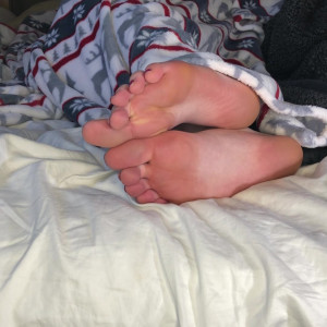 Video by footiesfeets published on March 26,2023 04:03:00 - BestThots
