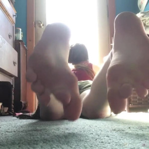 Video by footiesfeets published on May 27,2023 18:59:00 - BestThots