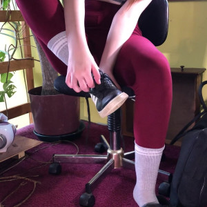 Video by footiesfeets published on March 3,2023 07:15:00 - BestThots