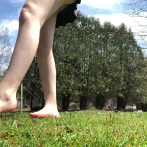 Video by footiesfeets published on May 22,2023 07:48:00 - BestThots