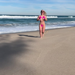 Video by abbylynnxxx published on July 25,2023 14:06:00 - BestThots