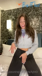 Video by princess_kidaa published on January 23,2025 15:01:40 - BestThots