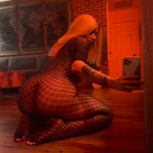 Video by sweetfeetsy published on March 22,2023 04:53:00 - BestThots