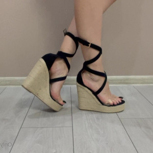 Video by missheels07 published on April 10,2023 18:47:00 - BestThots