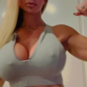 Video by jewels_jade_vip published on August 22,2023 01:21:00 - BestThots