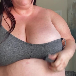 Video by ssbbwladyjiggles published on June 10,2023 00:17:00 - BestThots