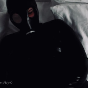 Video by heavyrubberette published on June 19,2023 17:17:00 - BestThots