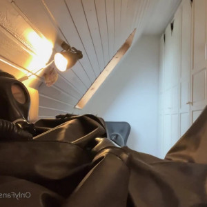 Video by heavyrubberette published on May 4,2023 21:08:00 - BestThots