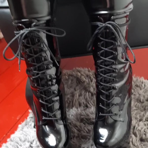 Video by heavyrubberette published on May 9,2023 11:58:00 - BestThots