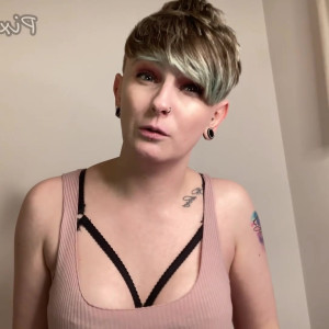 Video by pixiegirlcam published on May 19,2023 23:00:00 - BestThots