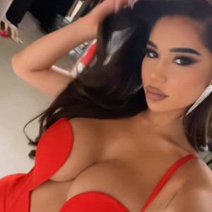 janetguzman #5489702