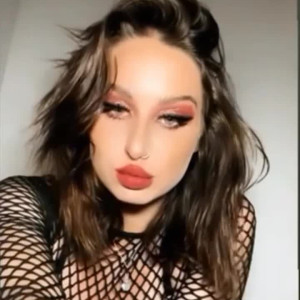 Video by hollymaddoxxfree published on June 15,2023 20:26:00 - BestThots