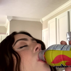 Video by thickhungryhoney published on April 19,2023 17:58:00 - BestThots