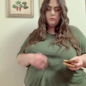 Video by thickhungryhoney published on May 29,2023 09:05:00 - BestThots