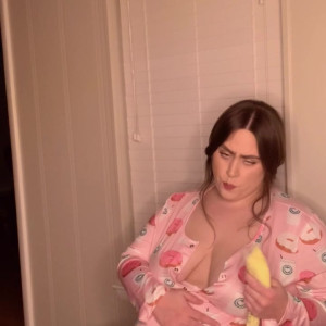 Video by thickhungryhoney published on June 10,2023 10:17:00 - BestThots