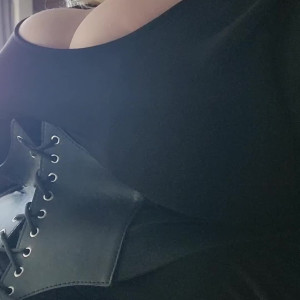 theviviennerose #3506706