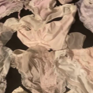 Video by daintywaifu published on April 13,2023 12:04:00 - BestThots