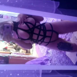 Video by daintywaifu published on June 11,2023 06:08:00 - BestThots