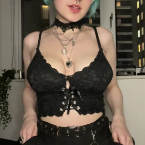 Video by lyracr0w0 published on March 8,2023 15:39:00 - BestThots