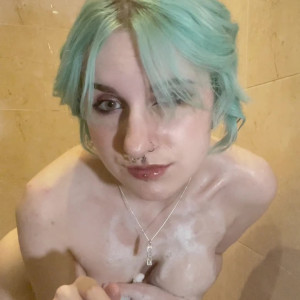 Video by lyracr0w0 published on May 12,2023 01:56:00 - BestThots