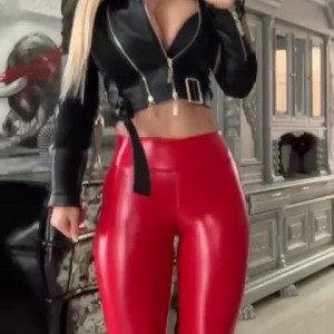 aileentaylorofficial #4684378