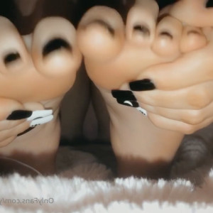 Video by unigirlfeet published on May 30,2023 09:35:00 - BestThots