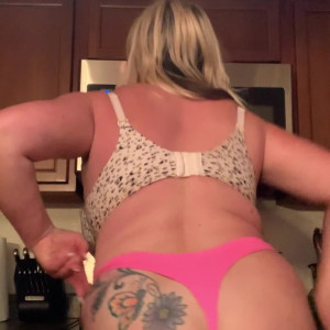 Video by mamanita published on May 5,2023 00:02:00 - BestThots