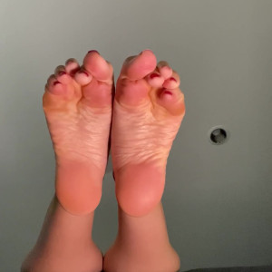 Video by eurasian_feet published on March 28,2023 20:09:00 - BestThots