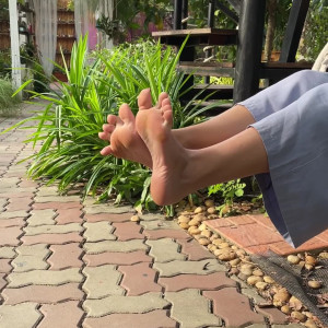 Video by eurasian_feet published on April 28,2023 18:50:00 - BestThots