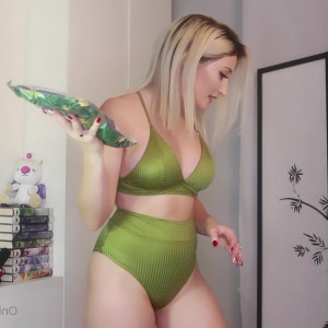 hollythauls #4538524