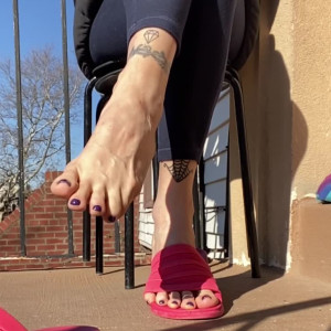 Video by catprincessfeet published on July 18,2023 19:01:00 - BestThots