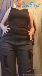 Video by honeycake93 published on January 26,2025 22:00:04 - BestThots