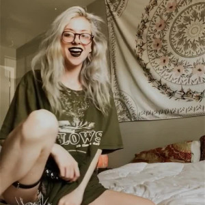 Video by inbedwithbambi published on April 12,2023 20:27:00 - BestThots