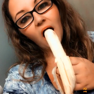 Video by zoeykatexo2 published on May 11,2023 04:40:00 - BestThots