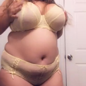 Video by zoeykatexo2 published on June 10,2023 22:03:00 - BestThots
